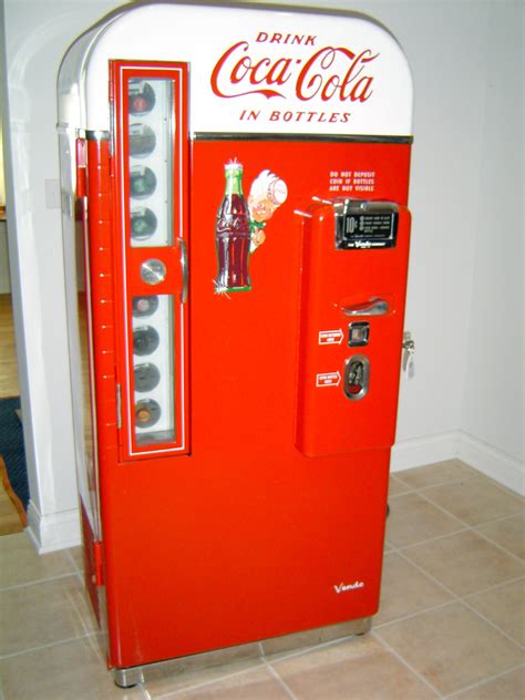 1950s Coca Cola Vendo 81 Bottle Vending Coke Machine Greatest