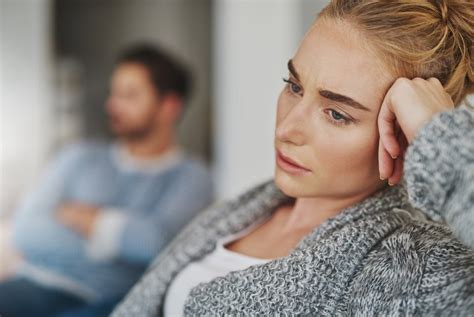 what does an unhealthy relationship look like 10 signs to know