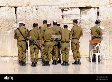 Israeli Military Uniform Hi Res Stock Photography And Images Alamy