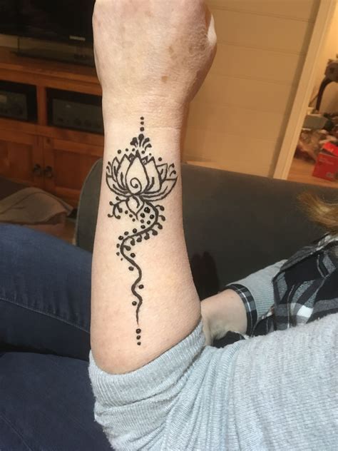 Henna tattoo designs for beginners. Homemade henna food dye mix | Homemade henna, Food dye ...