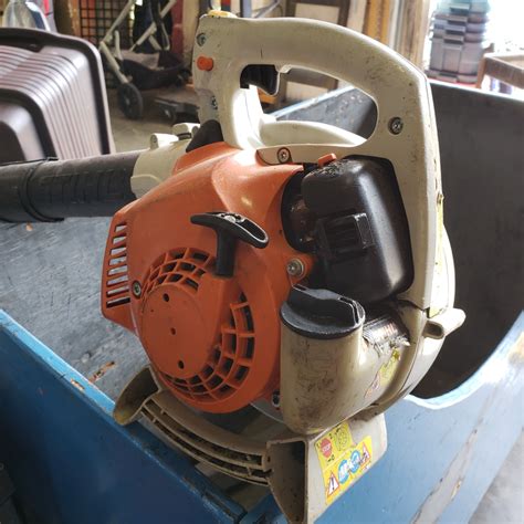 Standard with cone, deflection and double deflection mesh. STIHL BG55 GAS BLOWER - Big Valley Auction