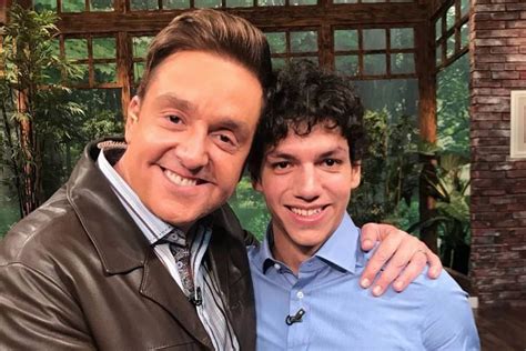 Daniel bisogno ha hablado poco del tema, pero el problema es tan grande que podría ser inevitable dar alguna declaración. Daniel Bisogno quedó como nuevo con cirugía estética ...