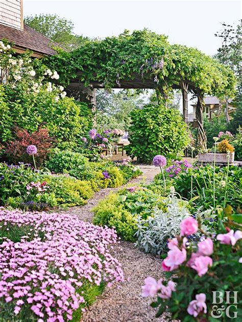 Cottage Landscaping Ideas For A Natural Romantic Garden Style