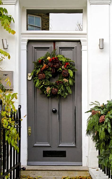 Check craftsman smart garage door opener best garage door opener with multi access: 9 Holiday Door Ideas with Christmas Wreaths