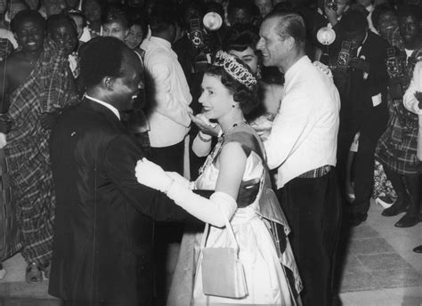 The Queen And President Kwame Nkrumah Of Ghana In 1961 Pictures Of
