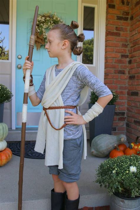 Make This Super Easy Diy Star Wars Rey Costume From The Force Awakens