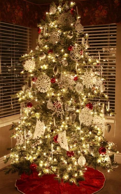 The elegant christmas trees are beautiful holiday designs for your home. AMAZING CHRISTMAS TREE DECORATION INSPIRATIONS - Godfather ...