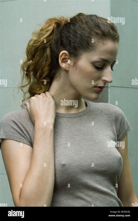 Brustwarzen Frauen Fotos Und Bildmaterial In Hoher Aufl Sung Alamy
