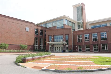 Us News Best High Schools 2019 Wellesley School Makes List Wellesley
