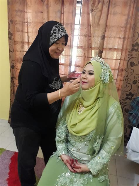 Pihak lelaki dipanggil pengantin lelaki dan pihak perempuan dipanggil pengantin perempuan. Pelamin Mini dan Baju Songket Pengantin Pastel | Azlan ...