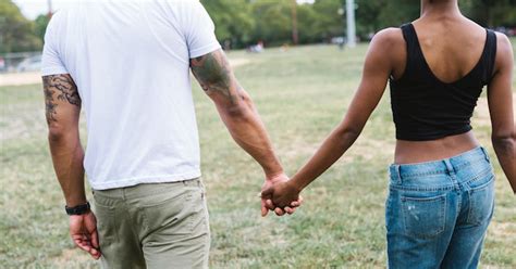men reveal the six things women should never wear on a first date
