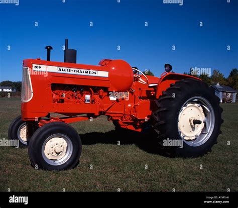 1963 Allis Chalmers D19 Turbo Tractor Stock Photo Alamy
