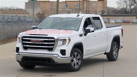 2019 Gmc Sierra 1500 Sle Spy Shots Show New Bumpers And Tailgate