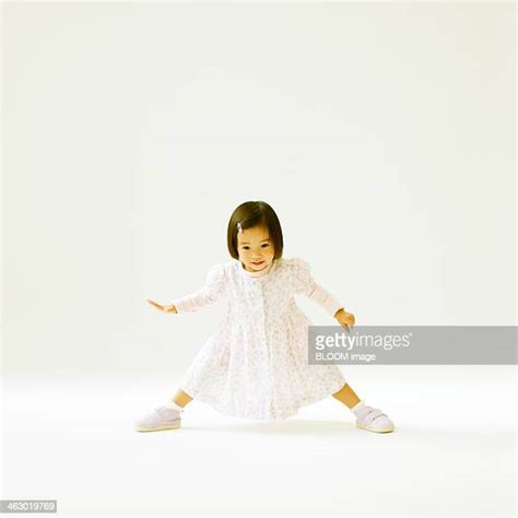 girls legs spread fotografías e imágenes de stock getty images