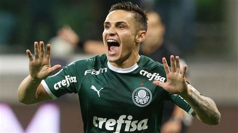 Raphael veiga melhor jogador da copa do brasil mandando passinho. Raphael Veiga, do Palmeiras, está 'quase vendido' ao ...