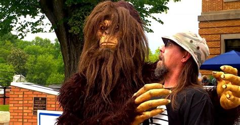 Rain Doesnt Stop Bigfoot Festival Goers In North Carolina Cbs Sacramento