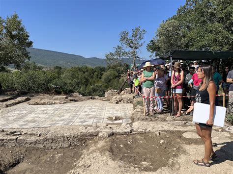 Artieda mostró los hallazgos de la tercera campaña arqueológica del Forau de la Tuta El