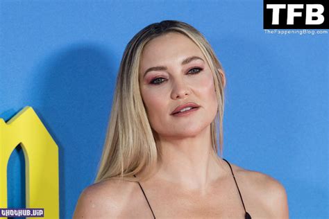 Sexy Kate Hudson Poses At The Glass Onion A Knives Out Mystery European Premiere Closing