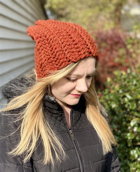 Easy One Hour Chunky Beanie Crochet Pattern ~ Crafty Kitty Crochet