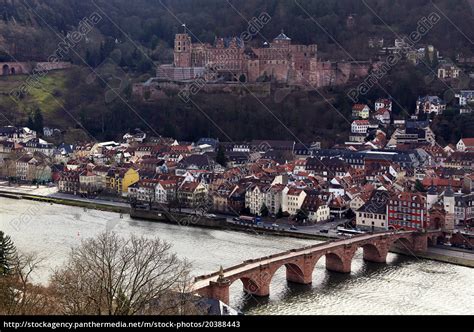 Alte Brücke Und Schloss In Heidelberg Im Februar 2017 Lizenzfreies