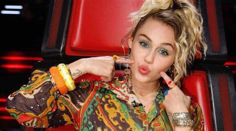 Miley Cyrus Denies Pregnancy Slams Rude Fans The Statesman