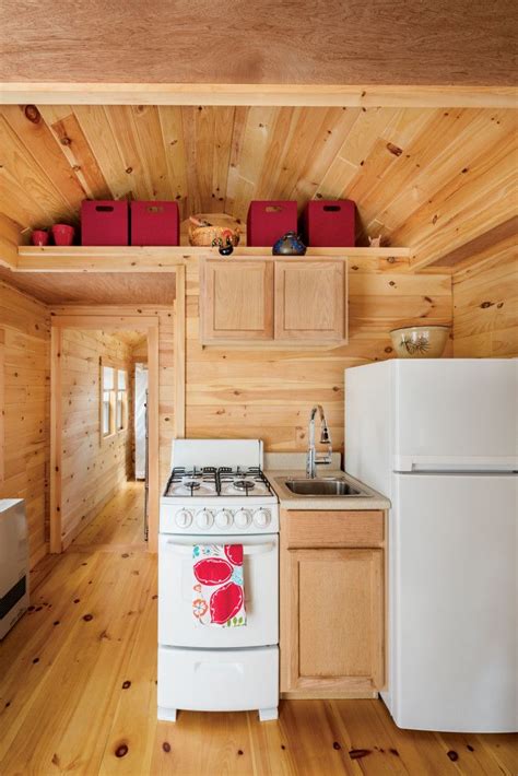 Maine has a home rule status which means each town has authority to do what it wants (within limits), but for tiny homes, it means every town is different. 6 Maine Tiny Homes with Lots of Character | Tiny house ...