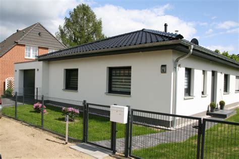 Moderner bungalow mit über 140 m² wohnfläche | bungalow bauen. Inspiring Bungalow Garage Photo - House Plans