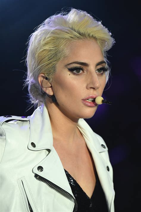 19 Lady Gaga Beauty Moments That Prove She Ll Look Incredible At Super Bowl Li — Photos