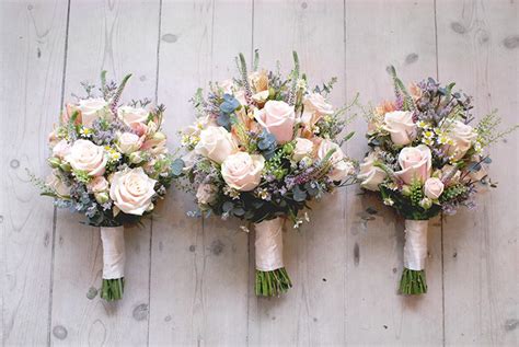 Rustic Wedding Bouquets And Flowers