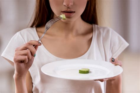 Die magersucht (anorexia nervosa) ist eine schwere psychische erkrankung. Magersucht - Essstörung mit lebensgefährlichen Folgen