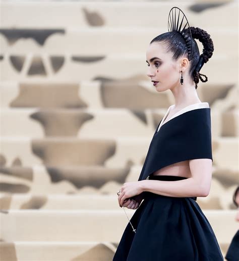 Lily Collins S Hair And Makeup At The Met Gala The Best Met Gala