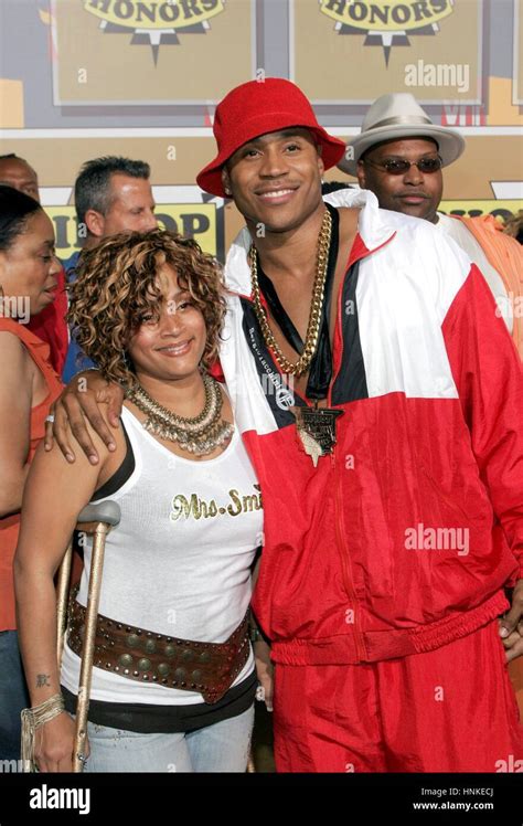 Actorrapper Ll Cool J And His Wife Arrives To The Second Annual Vh 1