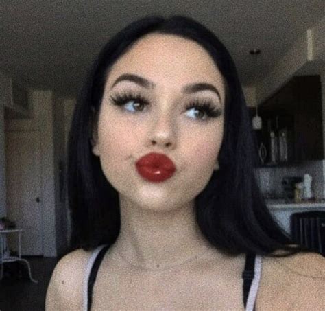 Grafika Gorgeous Red Lips And Maggie Lindemann Maggie Lindemann Red Lip Makeup Beautiful Eyes