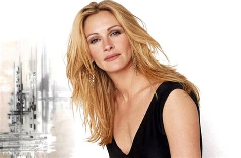 Her salary has grossed more than $25,000,000 after her film mona lisa smile in the year 2003. Julia Roberts hits back at troll - entertainment