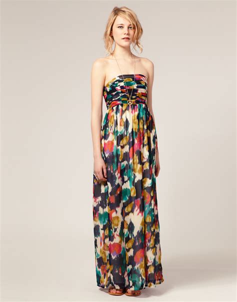 Maxi dresses are long and relaxed fitting. Beach Wedding Guest Dresses - Outfit Ideas HQ