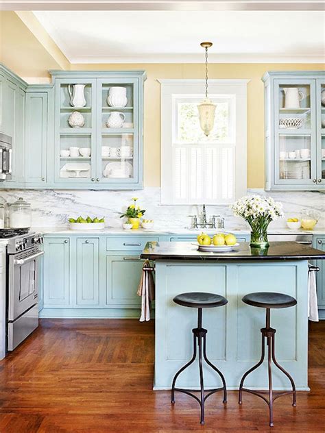 Coastal plantation this blue kitchen cabinets designs are covered with lovely soft coastal blue color that is soothing and pleasant to the eyes. Sky Blue Kitchen Design Ideas | InteriorHolic.com