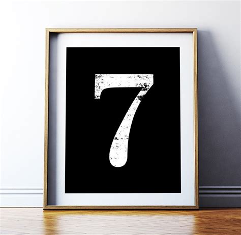 Typography 7 Number Design