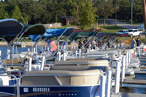 Lowest rates for boat slips on lake eufaula, ok, largest indoor heated fishing dock, under 2 hours drive time from tulsa, oklahoma city. Pontoon Boat Rentals - Discover Texoma