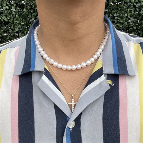 The Freshwater Pearl Necklace Pearl Necklace Pearl Choker Etsy In Mens Pearl
