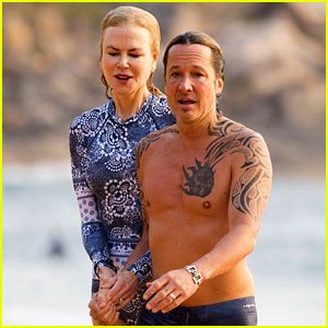 Shirtless Keith Urban Puts Tattoos On Display At Beach With Nicole
