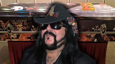 Vinnie Paul To Be Buried In Kiss Casket Just Like His Brother Dimebag