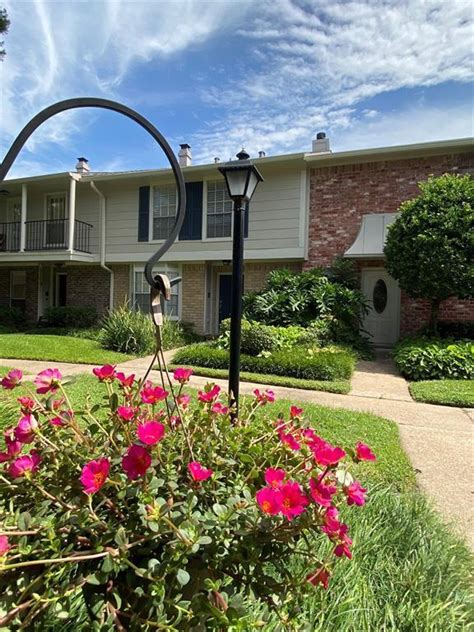 Liberty kitchen at the treehouse. 727 Bunker Hill Rd, Houston, TX 77024 - Townhouse for Rent ...