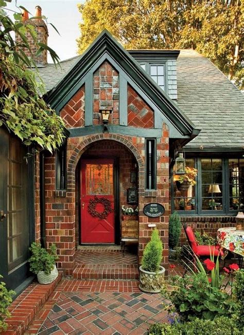 In fact, they became a popular home style throughout the 70s and 80s as builders constructed them across the landscape. Exterior Paint Color Ideas With Red Brick 52 | Cottage ...