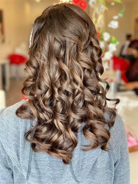 5 Stunning Prom Hairstyles Of 2021