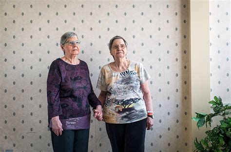 2 Survivors Of Canada’s First Quintuplet Clan Reluctantly Re Emerge The New York Times