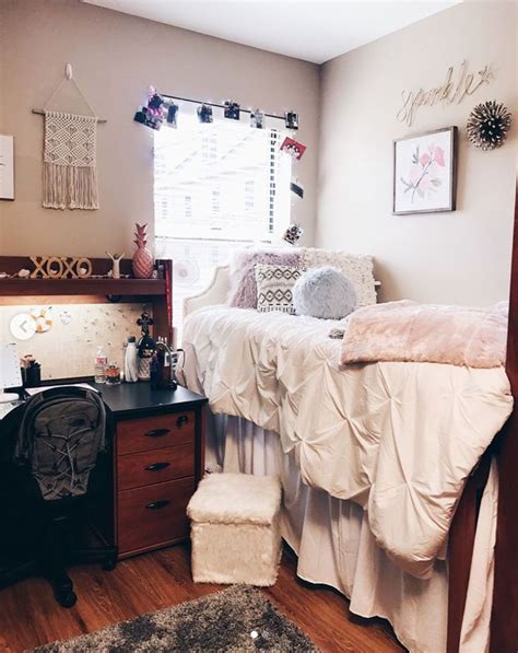 39 Cute Dorm Rooms We’re Obsessing Over Right Now By Sophia Lee Dorm Room Inspiration Dorm