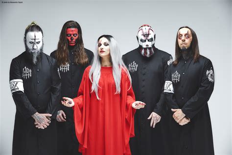 interview with lacuna coil vocalist cristina scabbia weighs in on broken crown halo