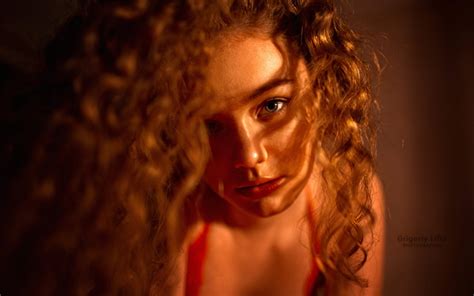 Curly Hair Sensual Gaze Grigoriy Lifin Women Women Indoors Bokeh