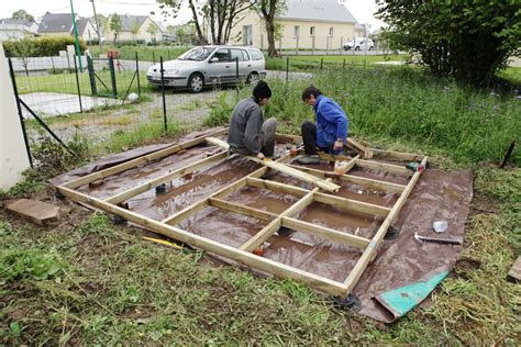 L'abri de jardin laval est fabriqué avec un bois brun déjà traité autoclave (classe 3). plancher d'abri de jardin