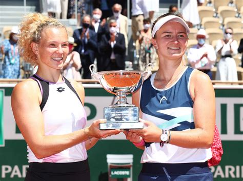 krejcikova siniakova win 3rd women s doubles major at french open